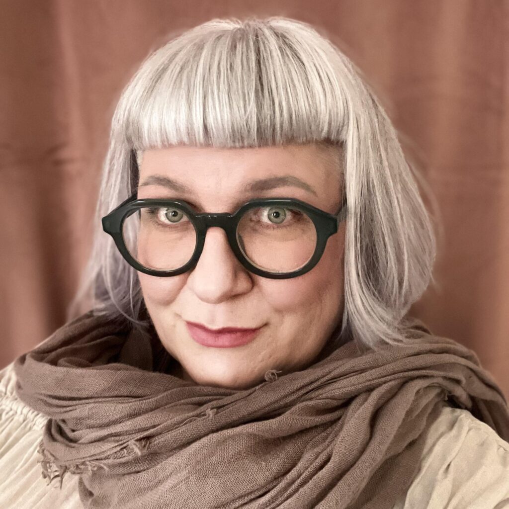 Psycholog | Psychoterapeutka w certyfikacji | Specjalistka terapii indywidualnej, somatycznej, par oraz EMDR | Psychotraumatolożka in spe. | Łódź & online